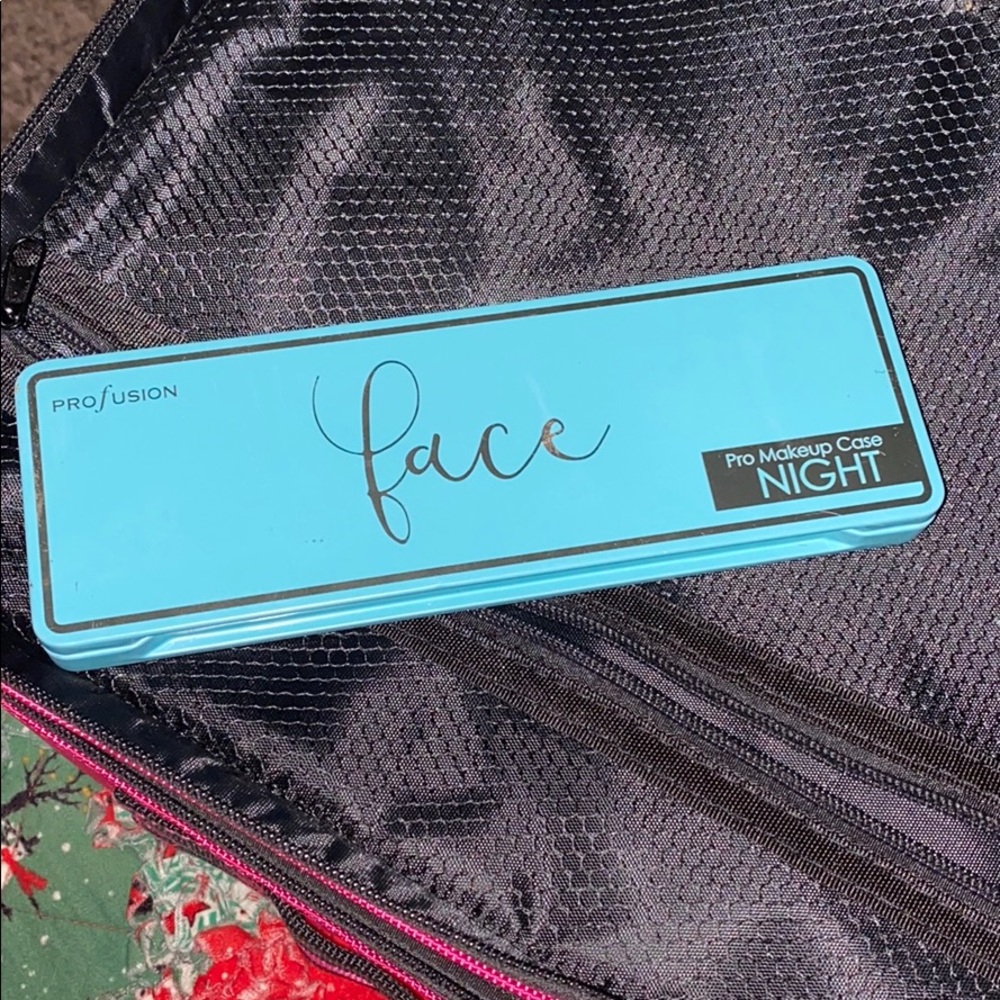Profusion Face Palette
